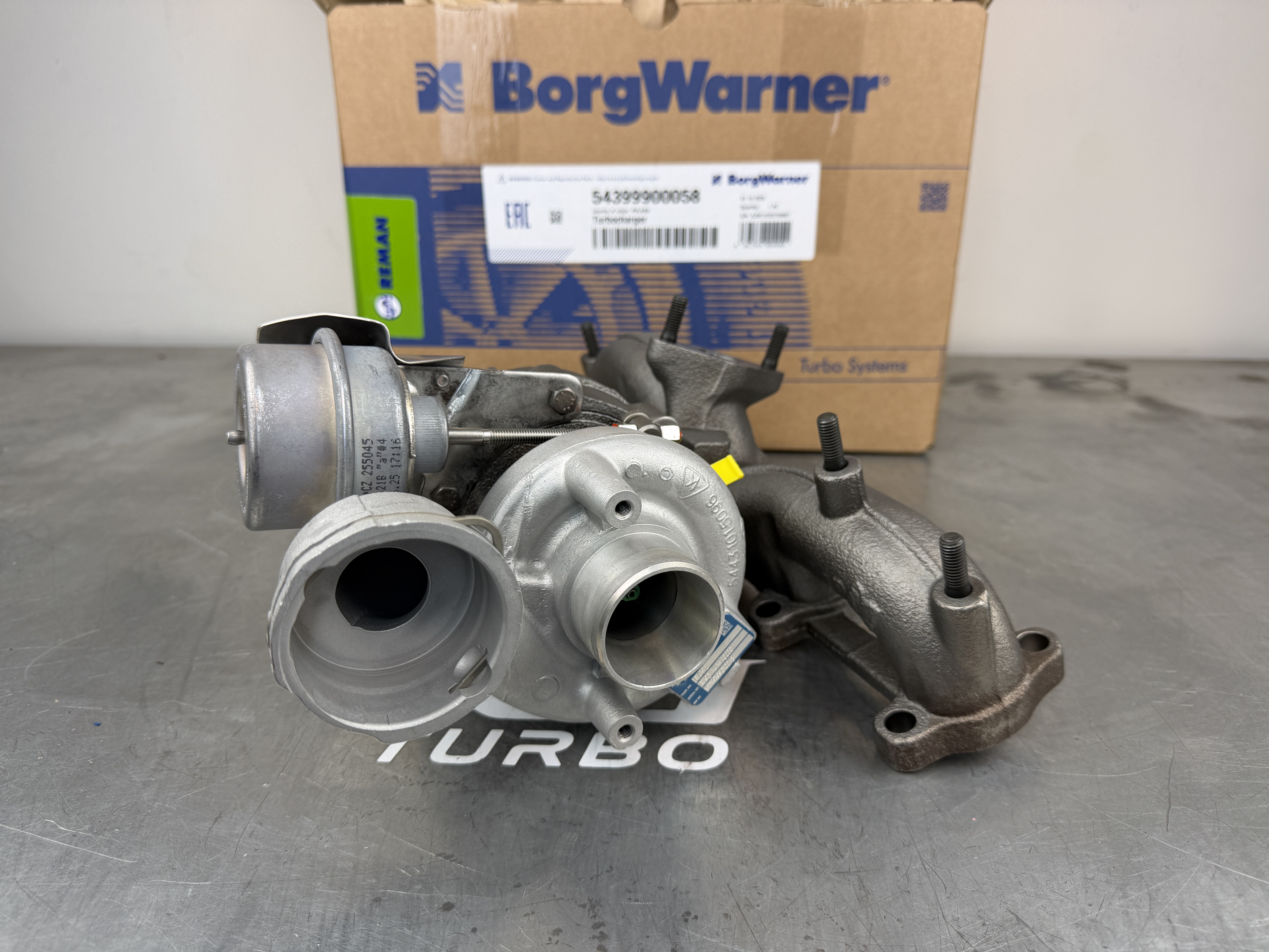 VOLKSWAGEN TRANSPORTER MULTIVAN GYÁRI FELÚJÍTOTT TURBÓ